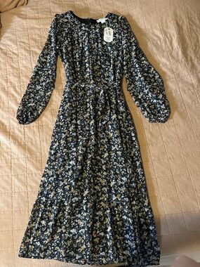 Love Riche Black Floral Midi Dress